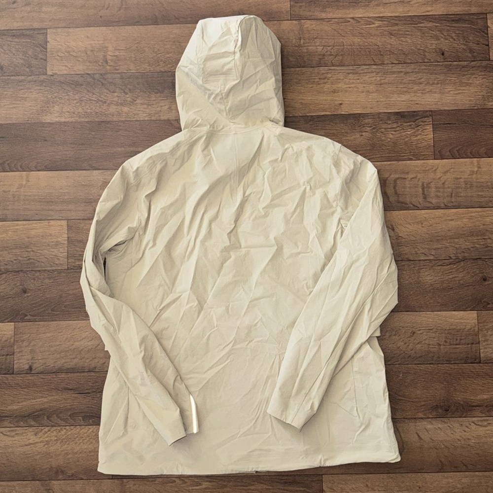 Lululemon Size Large Stretch Cargo Jacket Color Trench Khaki Sand Lightweight - Picture 2 of 16